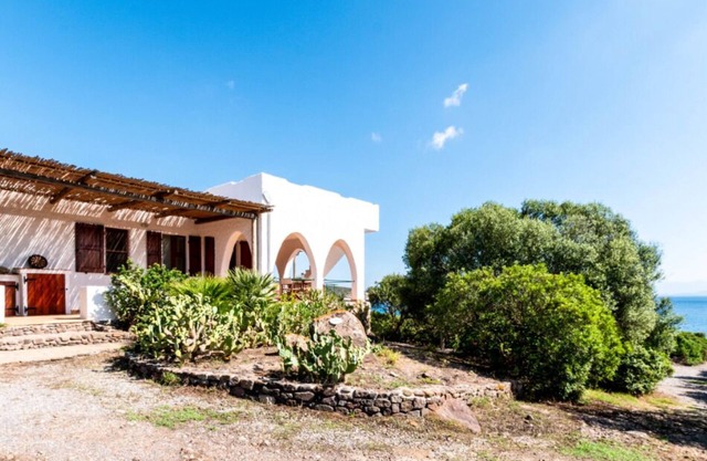 House in Sant'antioco with covered parking