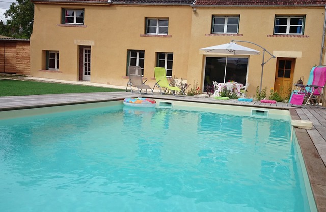 house in the vineyards, 6/8 people, private heated swimming pool wifi, linen