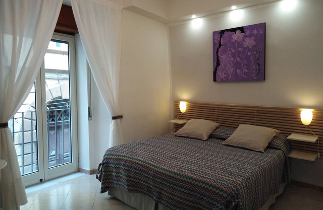 HOUSE IN THE HEART OF NAPLES