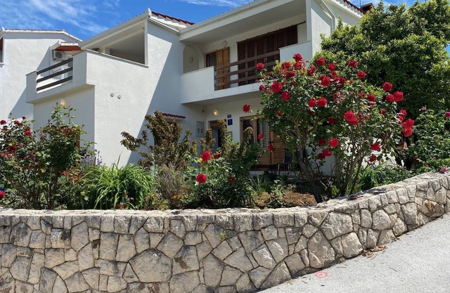 House Katy (114111-K1) - Peracko blato (Ploce)