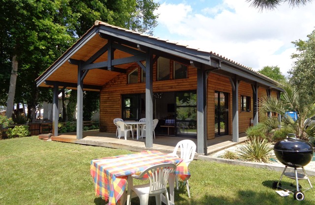 House lake Biscarrosse Landes