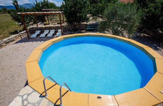 House Mala kuća (118601-K1) - Oklaj