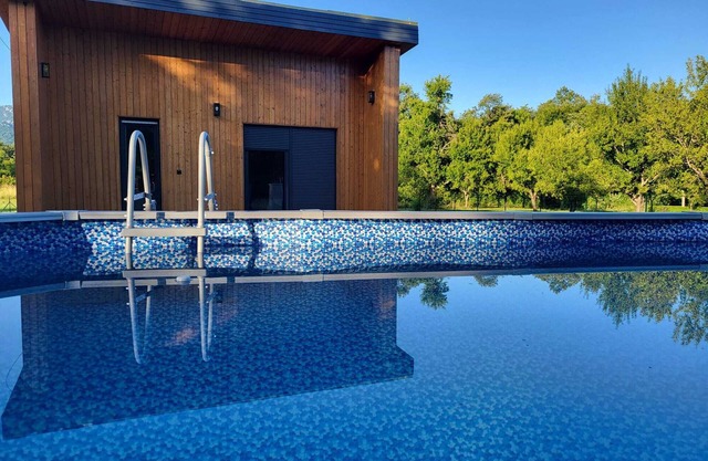 House Momentum - new build 5 star holiday home.