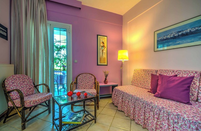 house near the beach with equipped kitchen strong wi-fi-2