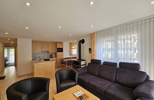 House Nicoletta, 4-room flat on the 3rd floor in a prime location on the main road and slopes