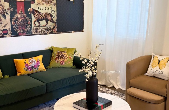 House of Gucci Inspired I 4BR + Free Parking + Prime Location InDiscounted Rate