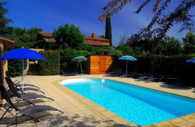 House on 3 hectares with heated pool in Gargas