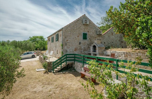 House Radojka (26812-K1) - Tisno - island Murter