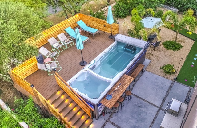 House Rising ☀️ Villa w/mini-golf, pool and spa