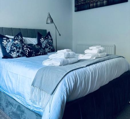 House - Sleeps 6 Hot-tub & Free Parking