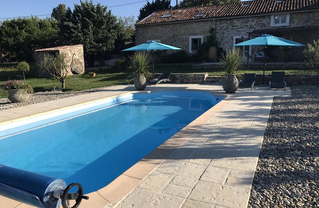 HOUSE TYPE MAS PROVENCAL, 15 PEOPLE