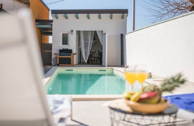 House Villa Caterina with pool