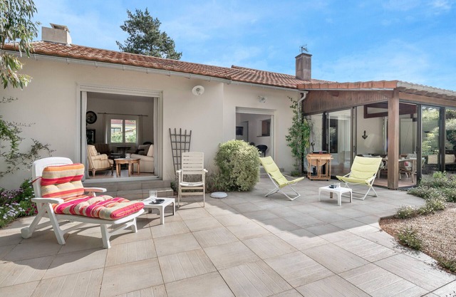 House with garden for 6 in St Brévin