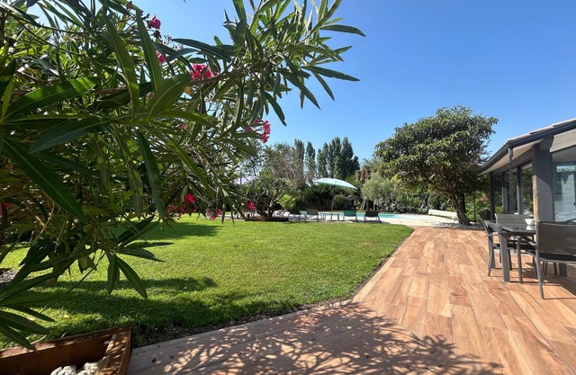 House with chalet and swimming pool on the Bassin d'Arcachon, 10' from Dune de Pilat