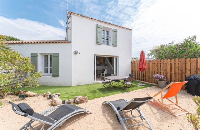 House with garden 5 minutes from the beach