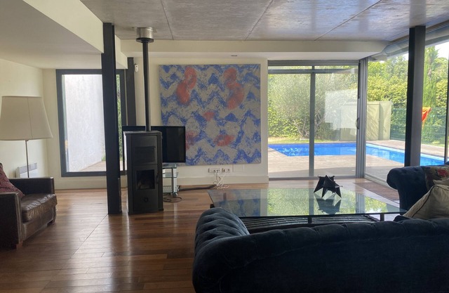 House with garden and pool 5 minutes from Girona