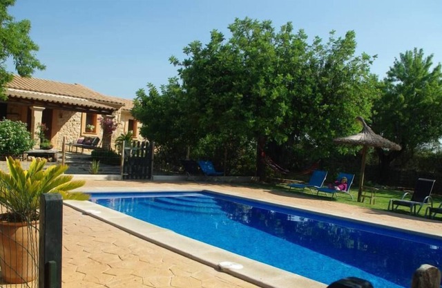 House with garden ideal for weekends and small celebrations