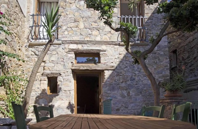 House with garden in the historical center House with character.