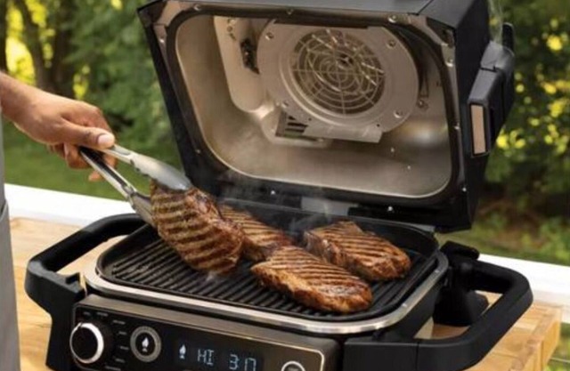 House with jacuzzi spa near the beach