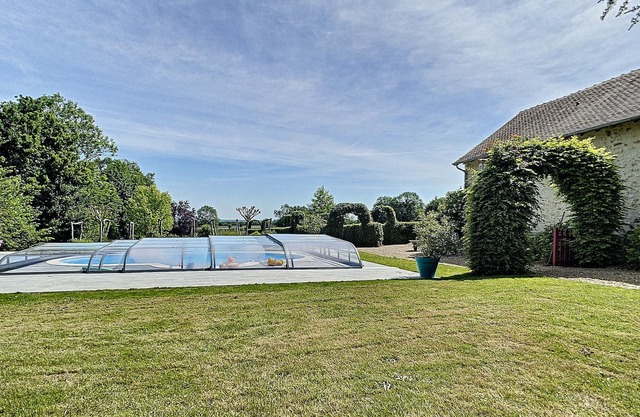 House with pool in the heart of Berry