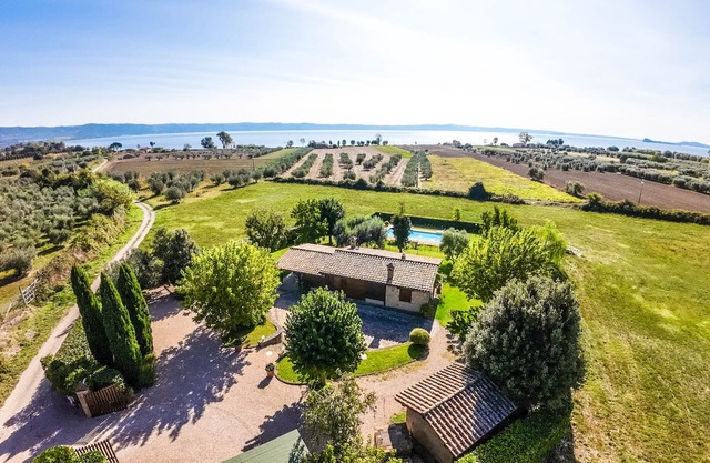 House with private pool and air conditioning
