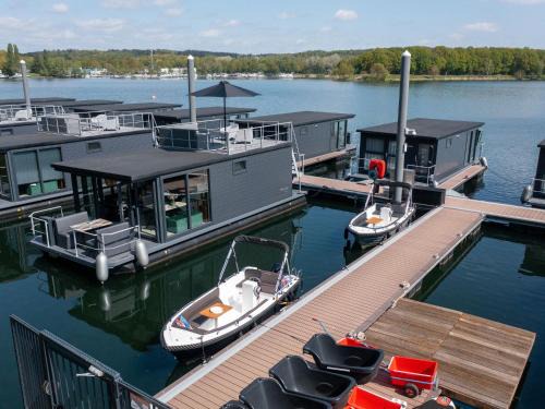 Houseboat at Mookerplas with Barrel Sauna