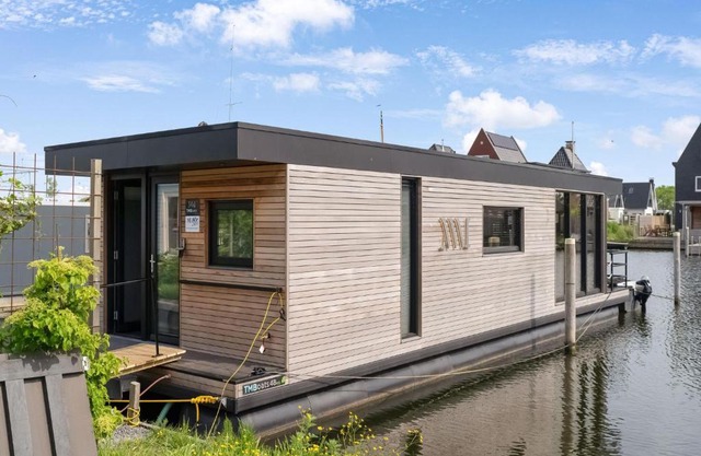Houseboat in Stavoren with Waterfront Views