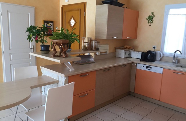 Houses with swimming pool, at the gateway to the Ile de Ré