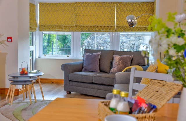 Howgills Apartment 7 (self-catering accommodation with free parking and Wi-Fi)