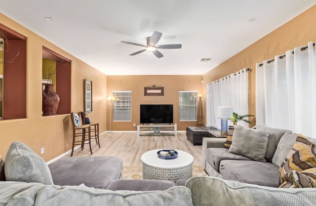 HTC - 2103 N 94th Glen (6B)