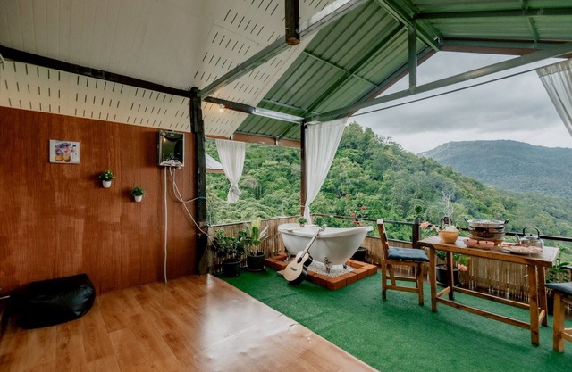 Hubkhaosawan homestay