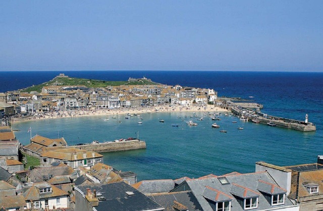 Huers Watch Luxury Apartment With Uninterrupted Sea Views and private Car park