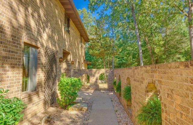 Huge 3 Story House Minutes From The Lake!