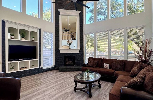 Huge 7BR Retreat Near Top Spots