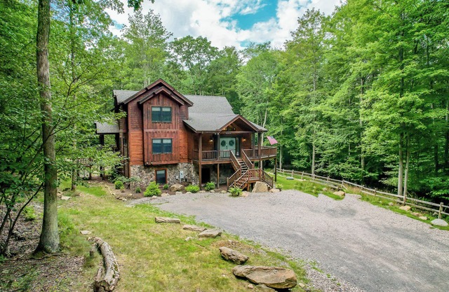 Huge, Beautiful and Quiet Home with Amazing Amenities