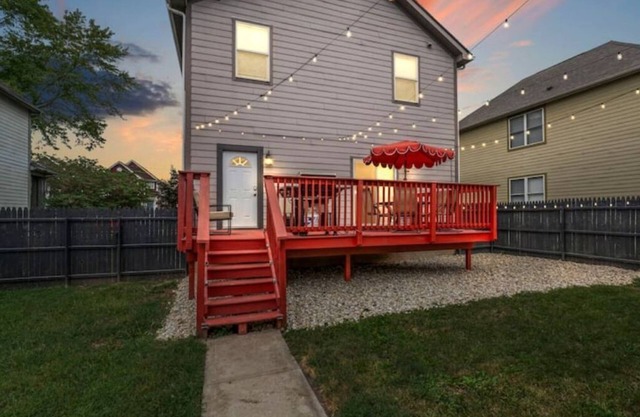 HUGE Game Room~DT Indy~Spacious Family Retreat