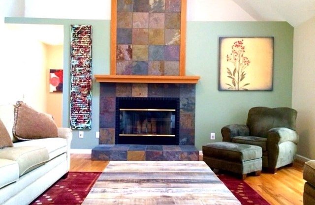 Huge Lodge, 1.5 Mi to town, Mtn Views, pets OK.