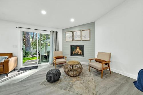 HUGE Modern Family Home- Modern, Fully Stocked, Weekly Savings