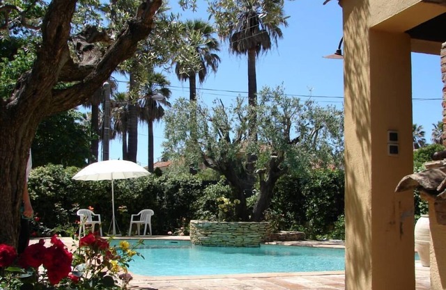 HYERES Charming house with private pool in the city center and 4km from the sea