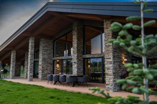 Hypnotic Thermal Villas