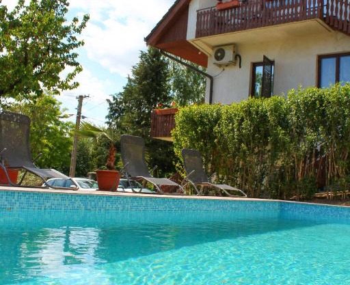 Ibolya Apartmanok