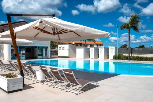 Icaro Apartments with a beautiful pool