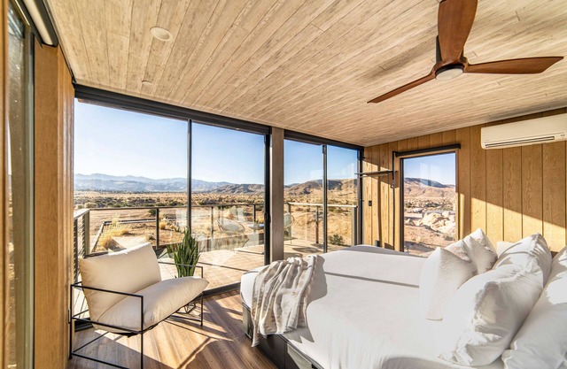 Iconic 7,000sf Glass Villa + Soaking Pool