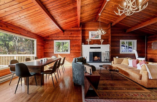 Iconic Chalet: Sauna Hot Tub Fire Pit Plunge