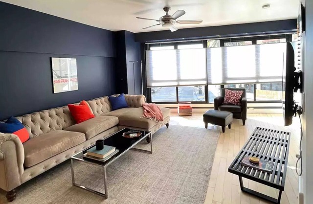 Iconic, sunny, open-plan condo in heart of Oakland