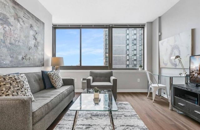 Ideal for Commuters | nrr PATH, rail & ferry | Jersey City