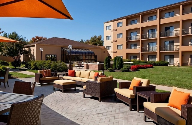 Ideal Mix of Comfort and Value! Indoor Swimming Pool, Pets are Welcome!