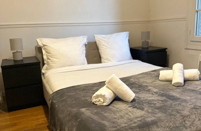 Ideal stay just outside Paris - spacious & cosy