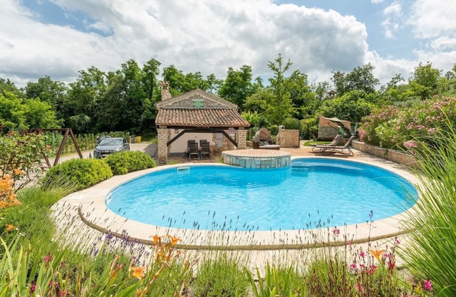 Idyllic Casa Corona with pool