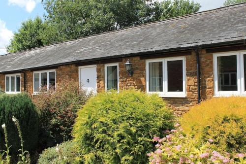 Idyllic cottage escape in Oxfordshire countryside